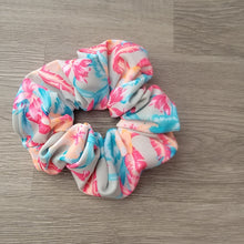 Load image into Gallery viewer, Tahiti Dream Scrunchie
