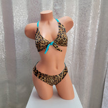 Load image into Gallery viewer, Tiffany&#39;s Kitty Whiskey River Top
