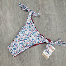 Load image into Gallery viewer, Ditzy Floral Bali Sample
