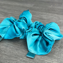 Load image into Gallery viewer, Turquoise Scrunchie
